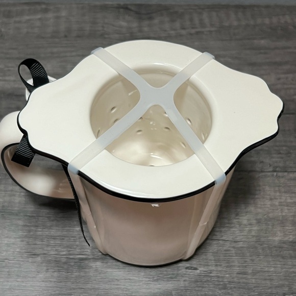 Rae Dunn mug and strainer set - Picture 3 of 5